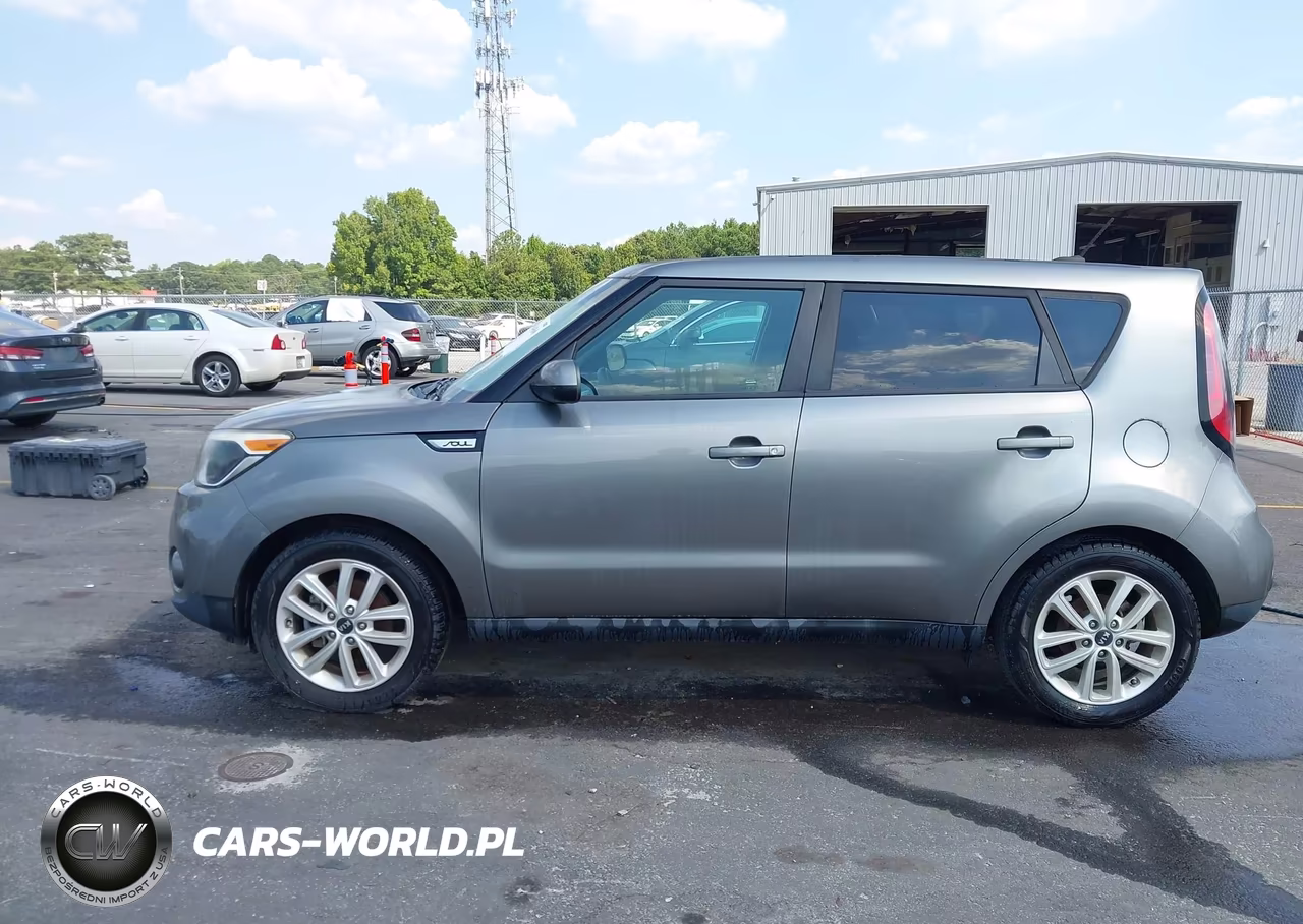 2018 Kia Soul + VIN:KNDJP3A51J7610087 - 14