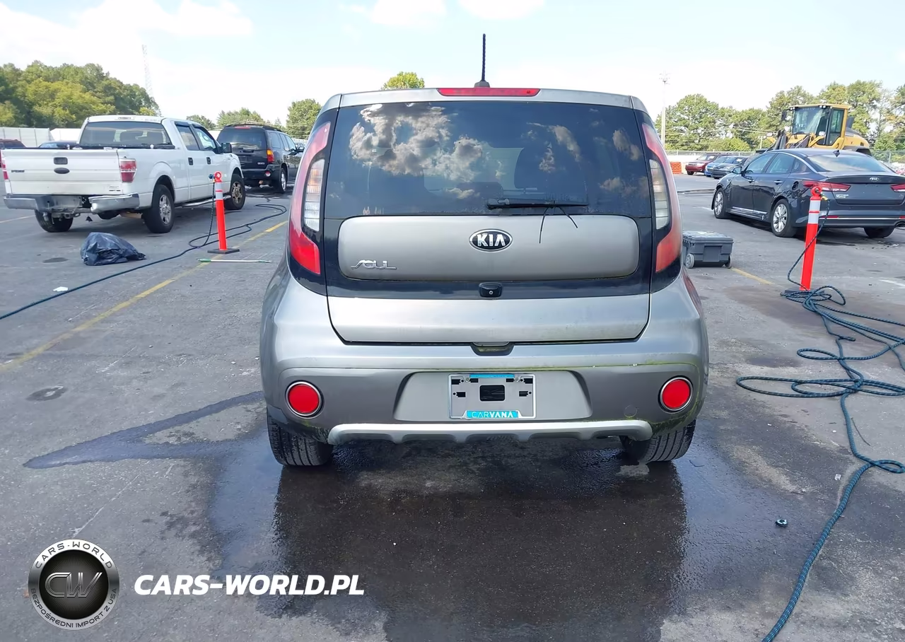 2018 Kia Soul + VIN:KNDJP3A51J7610087 - 16