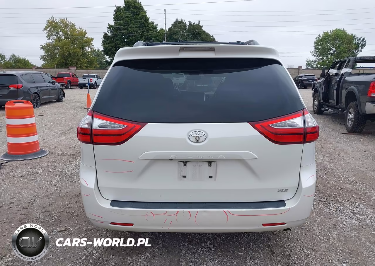 2017 Toyota Sienna Xle 8 Passenger VIN:5TDYZ3DC2HS824458 - 16
