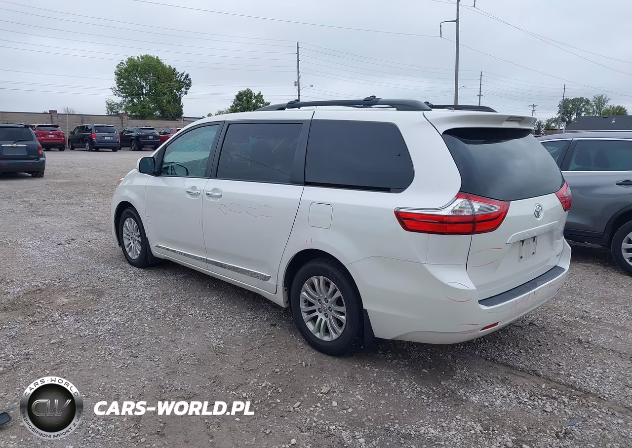 2017 Toyota Sienna Xle 8 Passenger VIN:5TDYZ3DC2HS824458 - 3