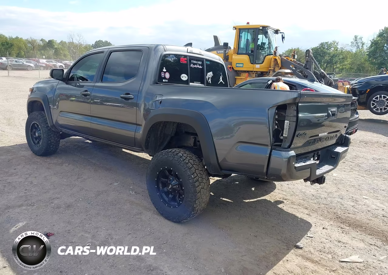 2017 Toyota Tacoma Sr V6 VIN:3TMCZ5AN7HM066158 - 3