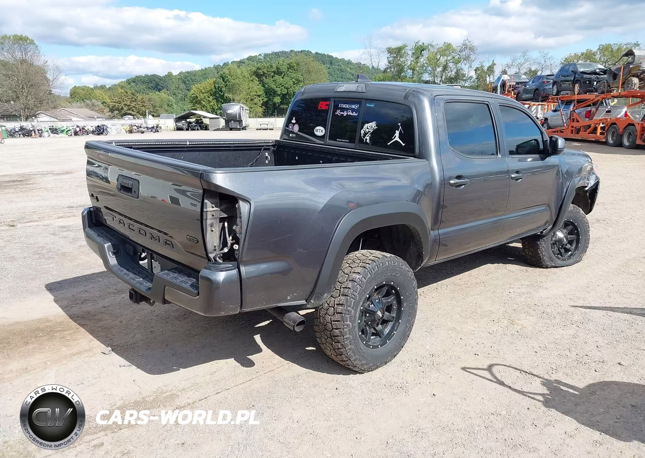 2017 Toyota Tacoma Sr V6 VIN:3TMCZ5AN7HM066158 - 4