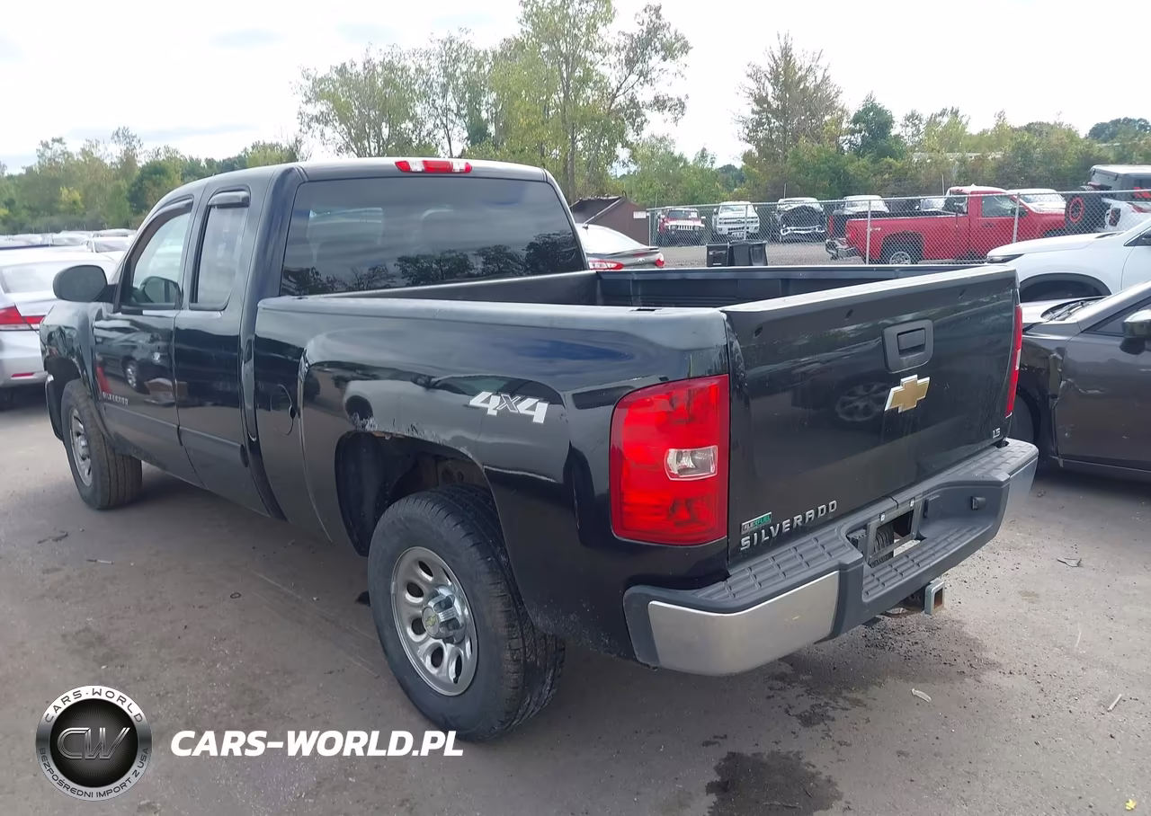 2011 Chevrolet Silverado 1500 Ls VIN:1GCRKREAXBZ382429 - 3