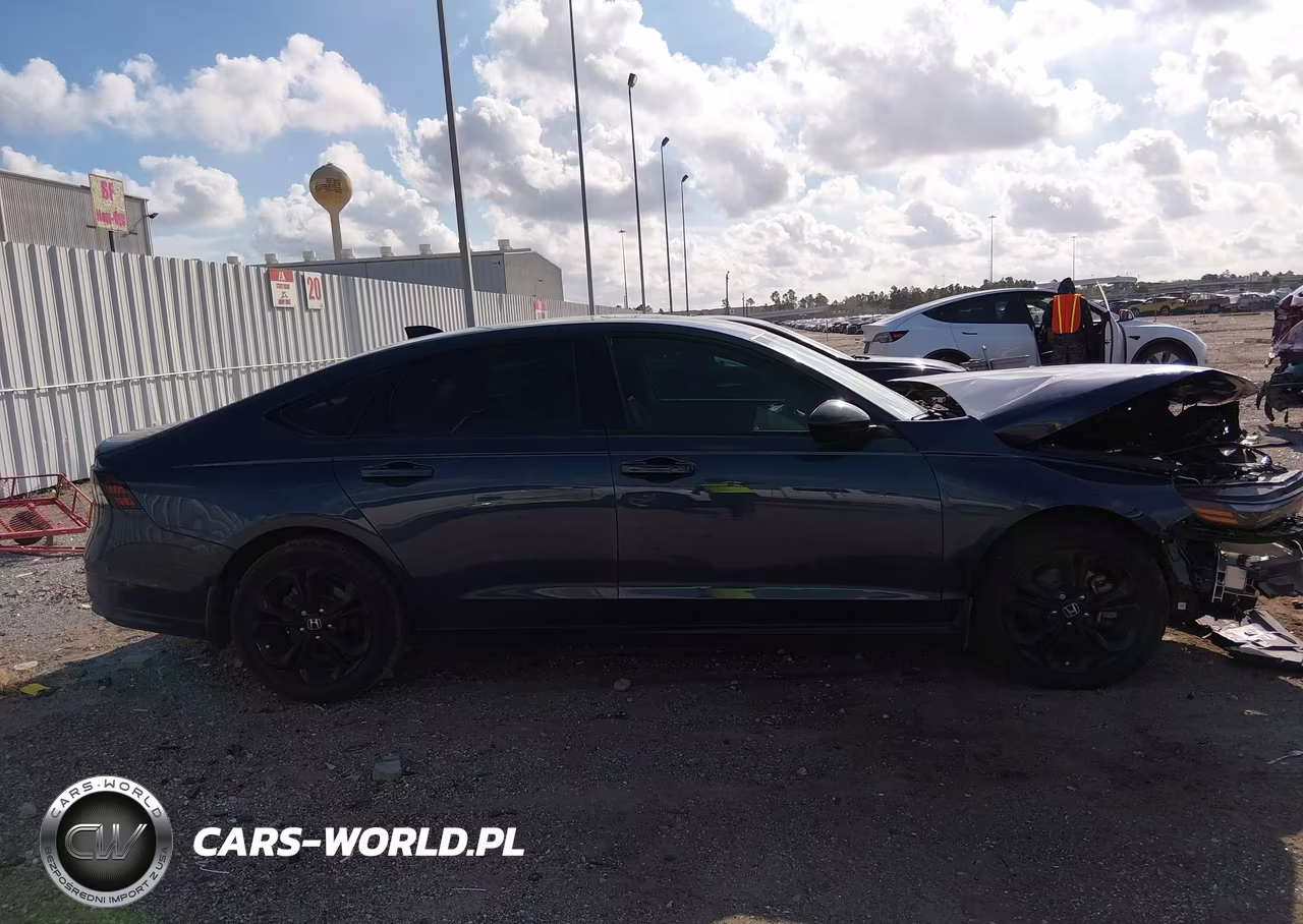 2025 Honda Accord Se VIN:1HGCY1F4XSA011964 - 13