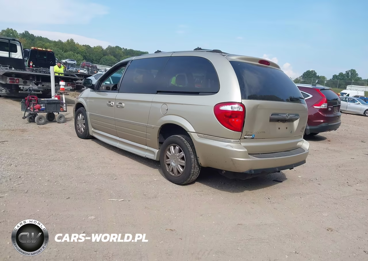 2005 Chrysler Town & Country Limited VIN:2C8GP64L75R251675 - 3