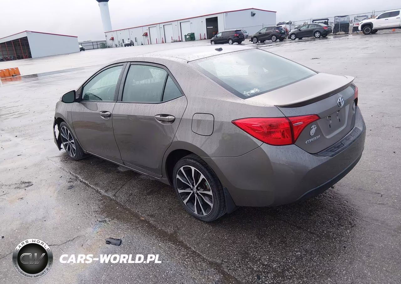 2018 Toyota Corolla Se VIN:5YFBURHE2JP768720 - 3