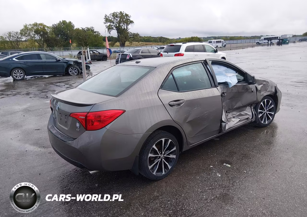 2018 Toyota Corolla Se VIN:5YFBURHE2JP768720 - 4