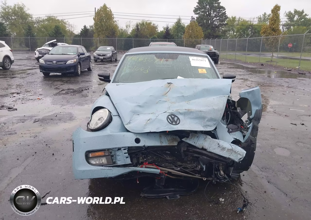 2013 Volkswagen Beetle 2.0T 60S Edition VIN:3VW7A7AT5DM801066 - 11