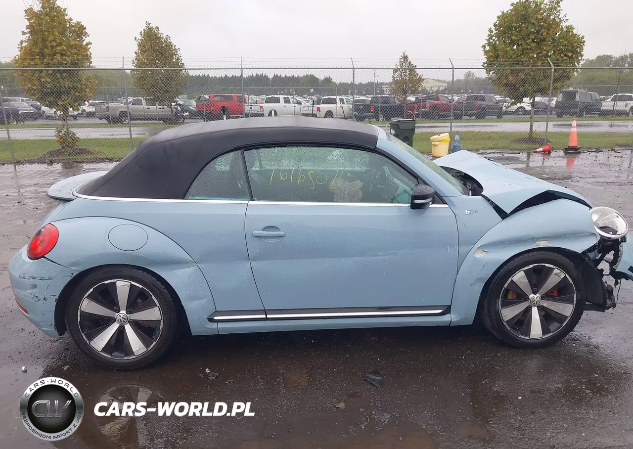 2013 Volkswagen Beetle 2.0T 60S Edition VIN:3VW7A7AT5DM801066 - 12