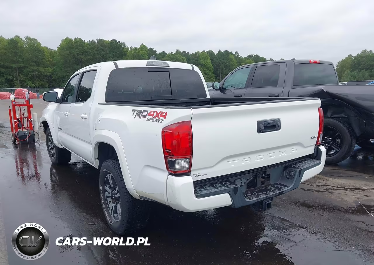 2017 Toyota Tacoma Trd Sport VIN:5TFCZ5AN1HX120600 - 3