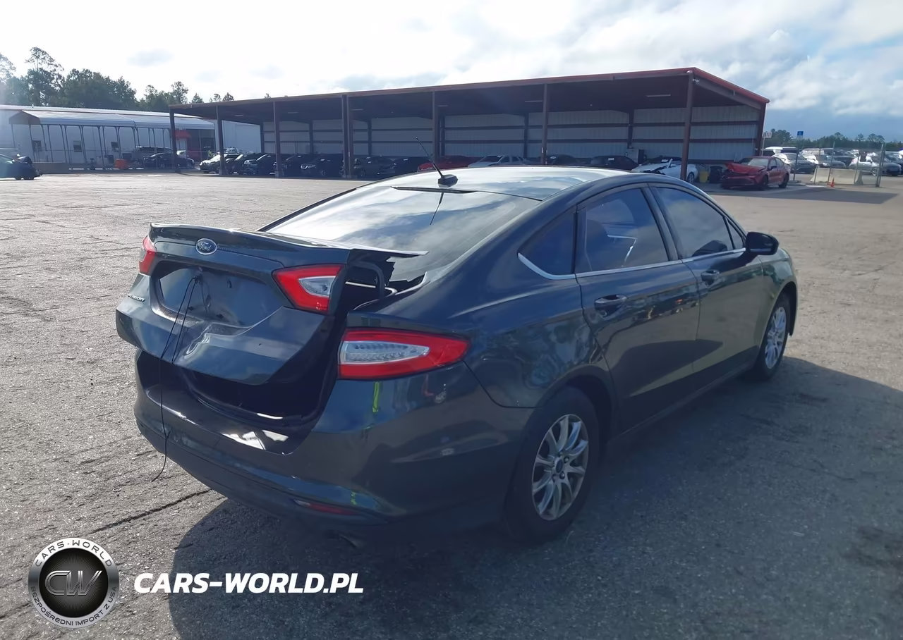 2015 Ford Fusion S VIN:3FA6P0G77FR233574 - 4