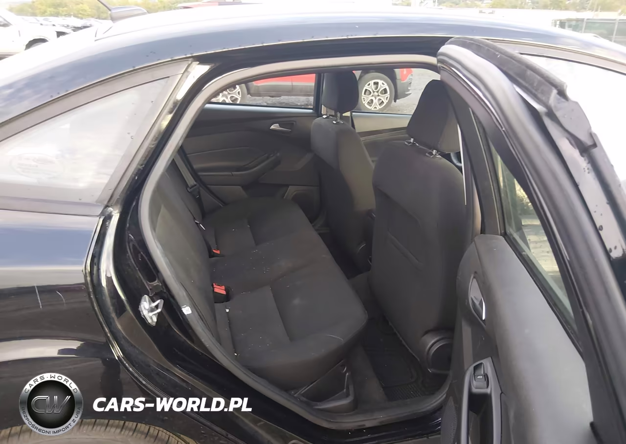 2018 Ford Focus Se VIN:1FADP3F22JL264544 - 8