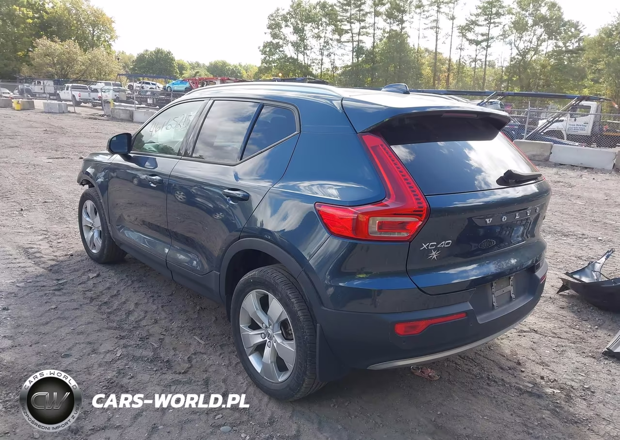 2022 Volvo Xc40 T5 Momentum VIN:YV4162UK4N2666989 - 3