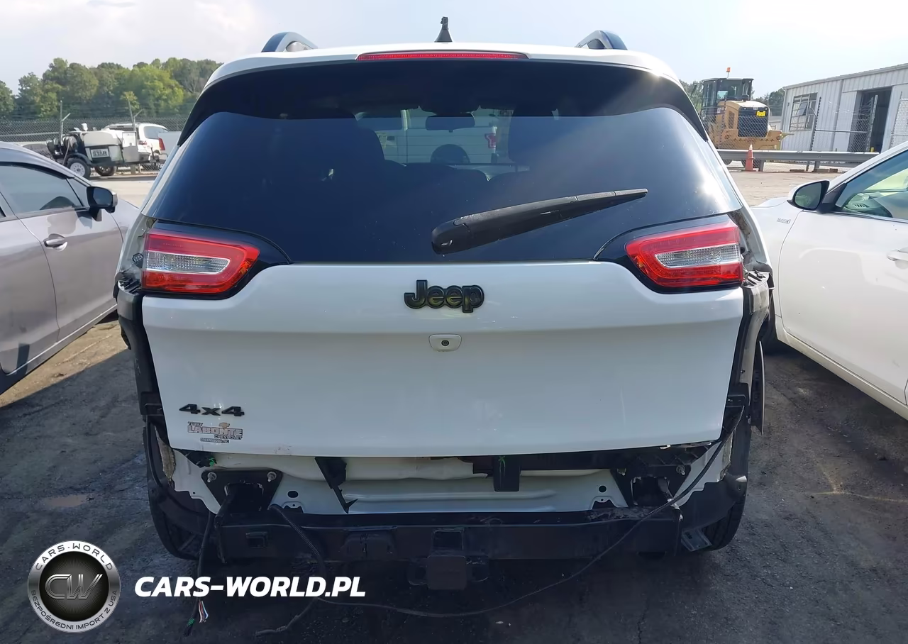 2016 Jeep Cherokee Altitude VIN:1C4PJMCS2GW187104 - 6