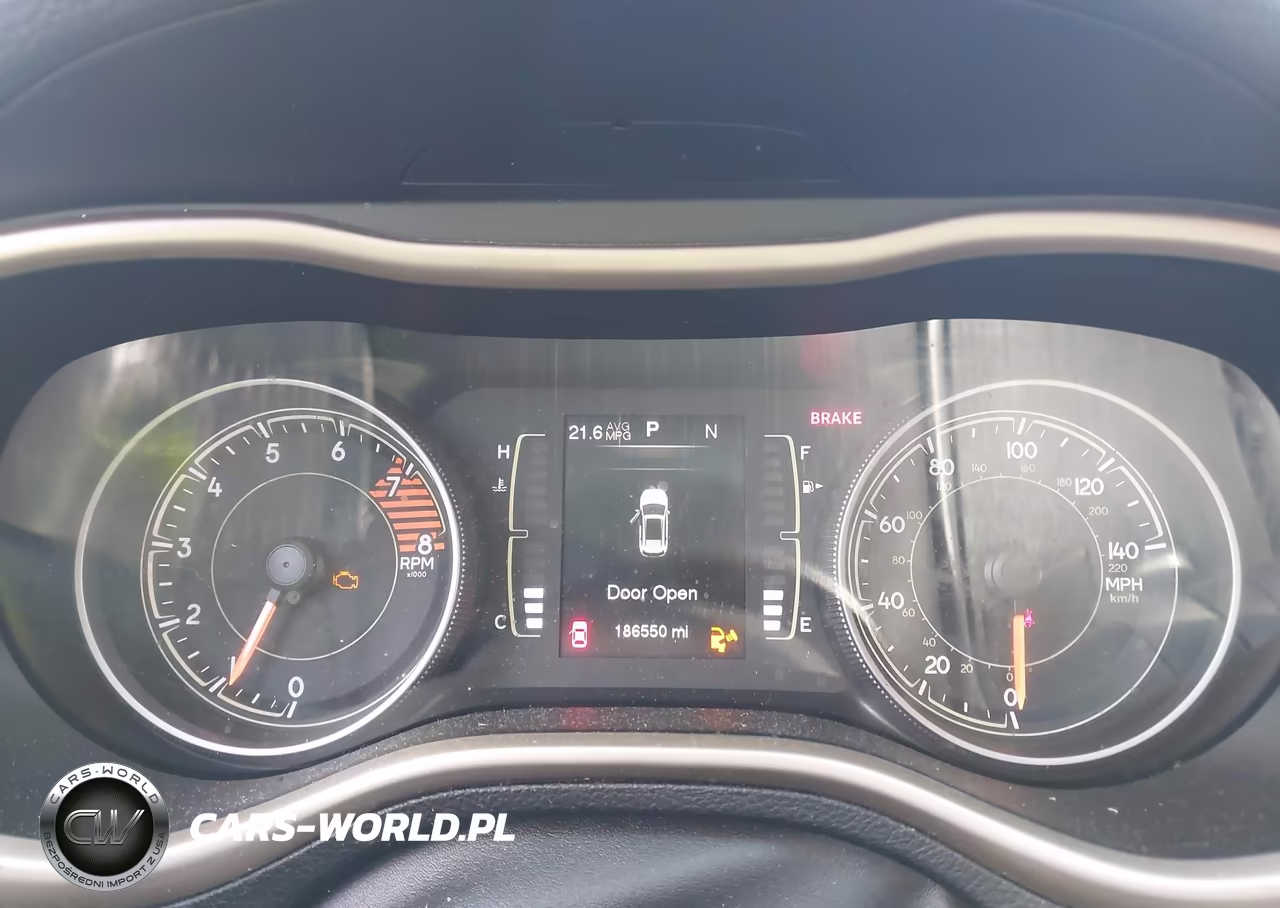 2016 Jeep Cherokee Altitude VIN:1C4PJMCS2GW187104 - 7