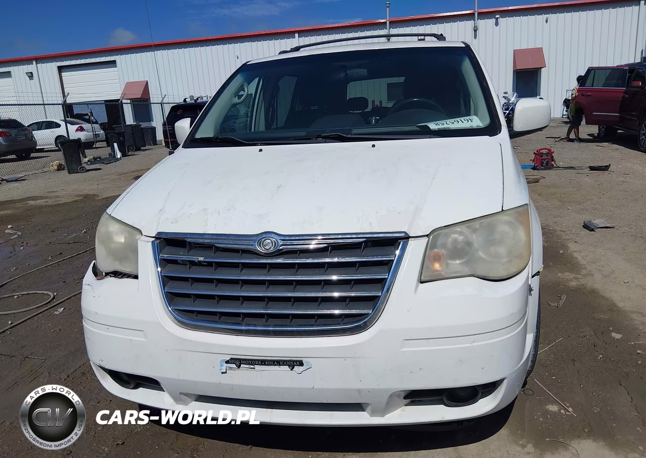 2010 Chrysler Town & Country Touring Plus VIN:2A4RR8D12AR405146 - 12