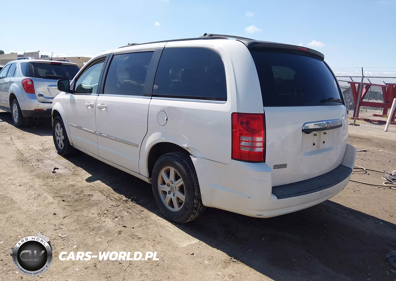 2010 Chrysler Town & Country Touring Plus VIN:2A4RR8D12AR405146 - 3