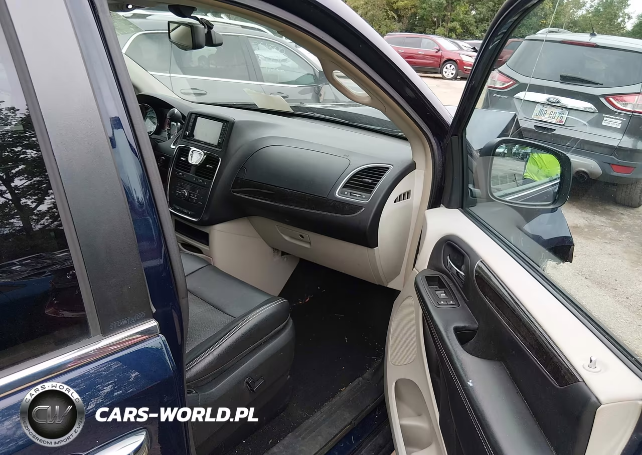 2014 Chrysler Town & Country Touring-L VIN:2C4RC1CG6ER284986 - 5
