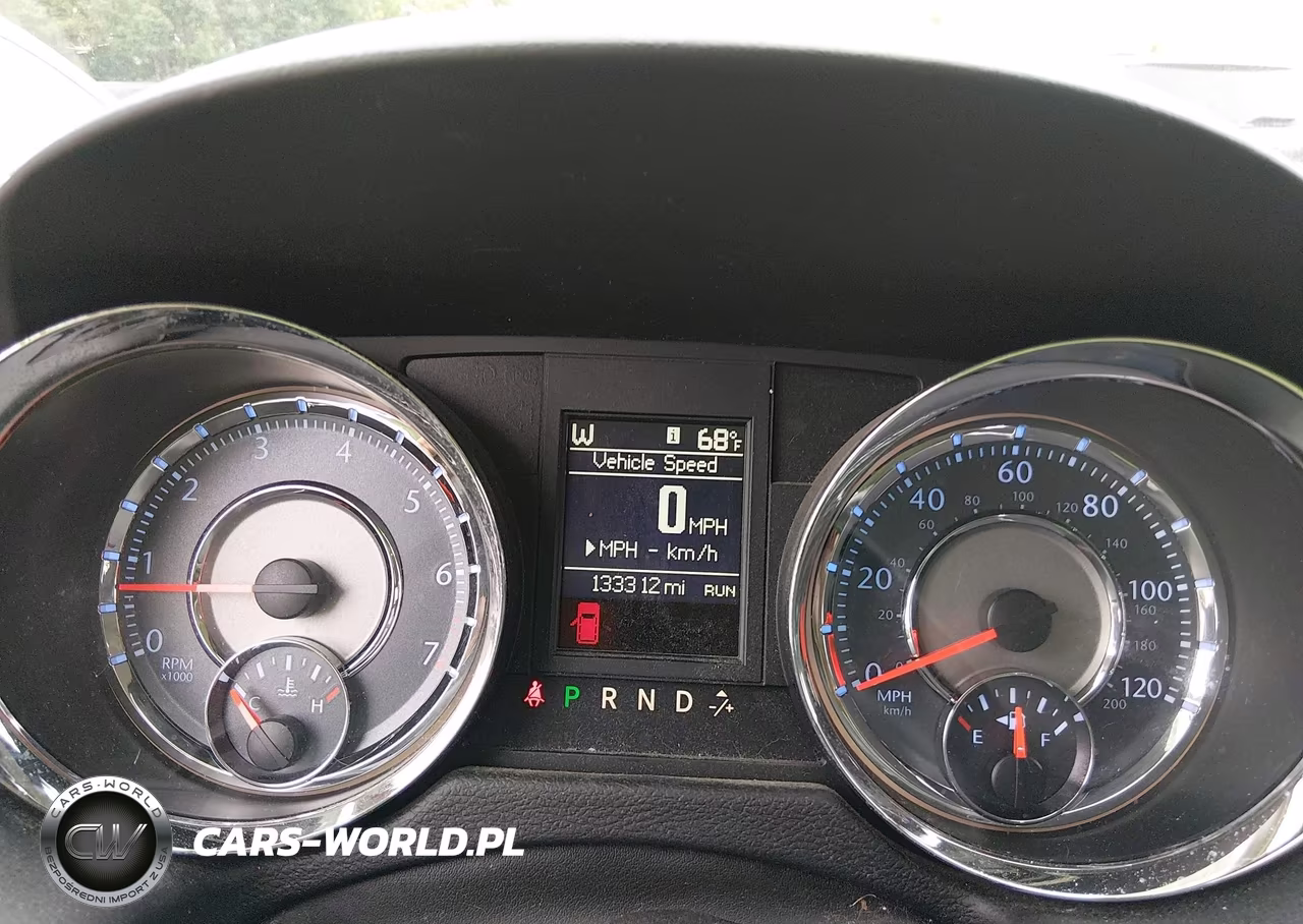 2014 Chrysler Town & Country Touring-L VIN:2C4RC1CG6ER284986 - 7