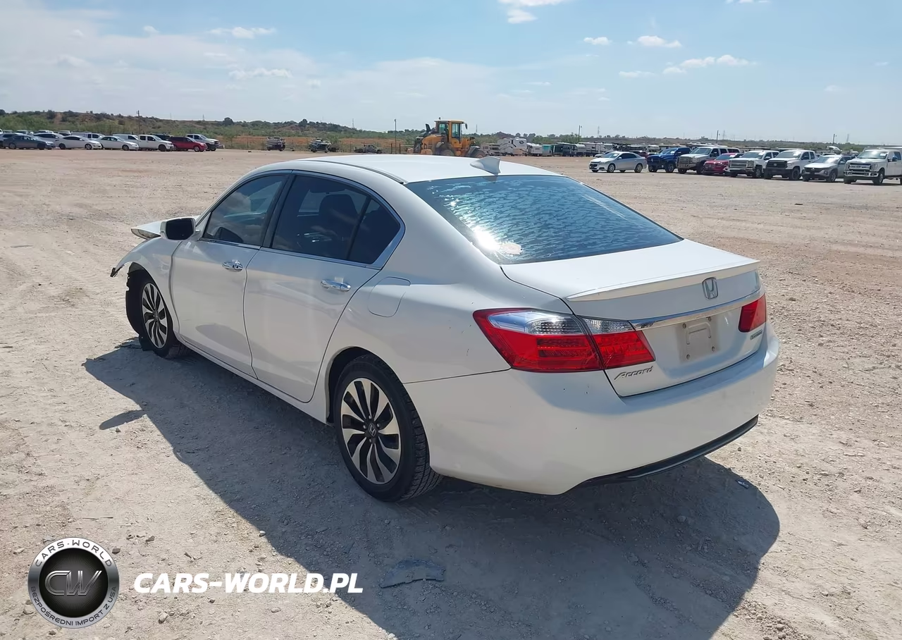 2015 Honda Accord Hybrid VIN:1HGCR6F36FA000323 - 3