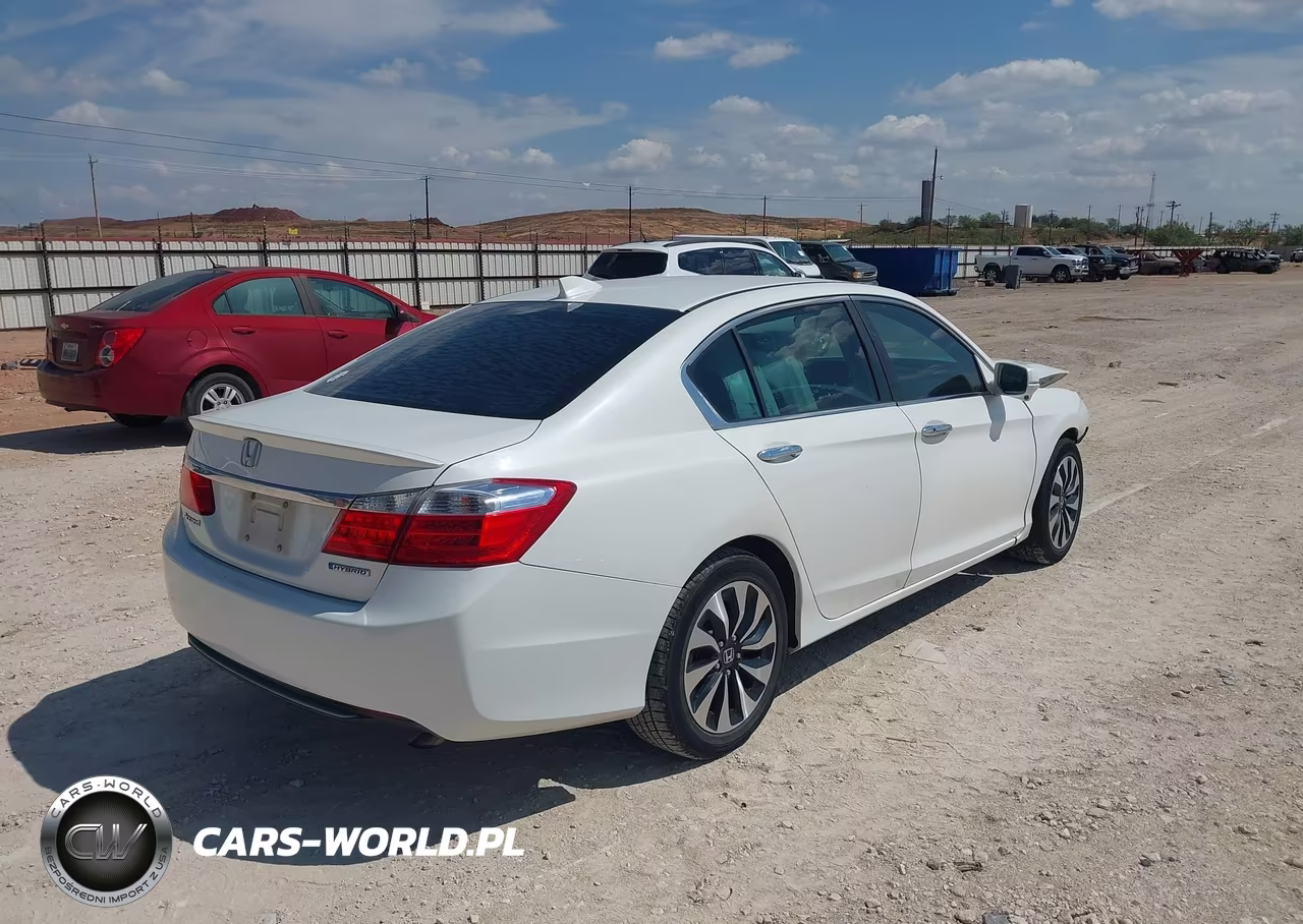2015 Honda Accord Hybrid VIN:1HGCR6F36FA000323 - 4