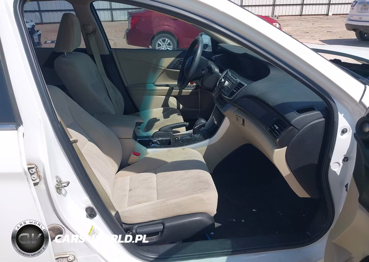 2015 Honda Accord Hybrid VIN:1HGCR6F36FA000323 - 5