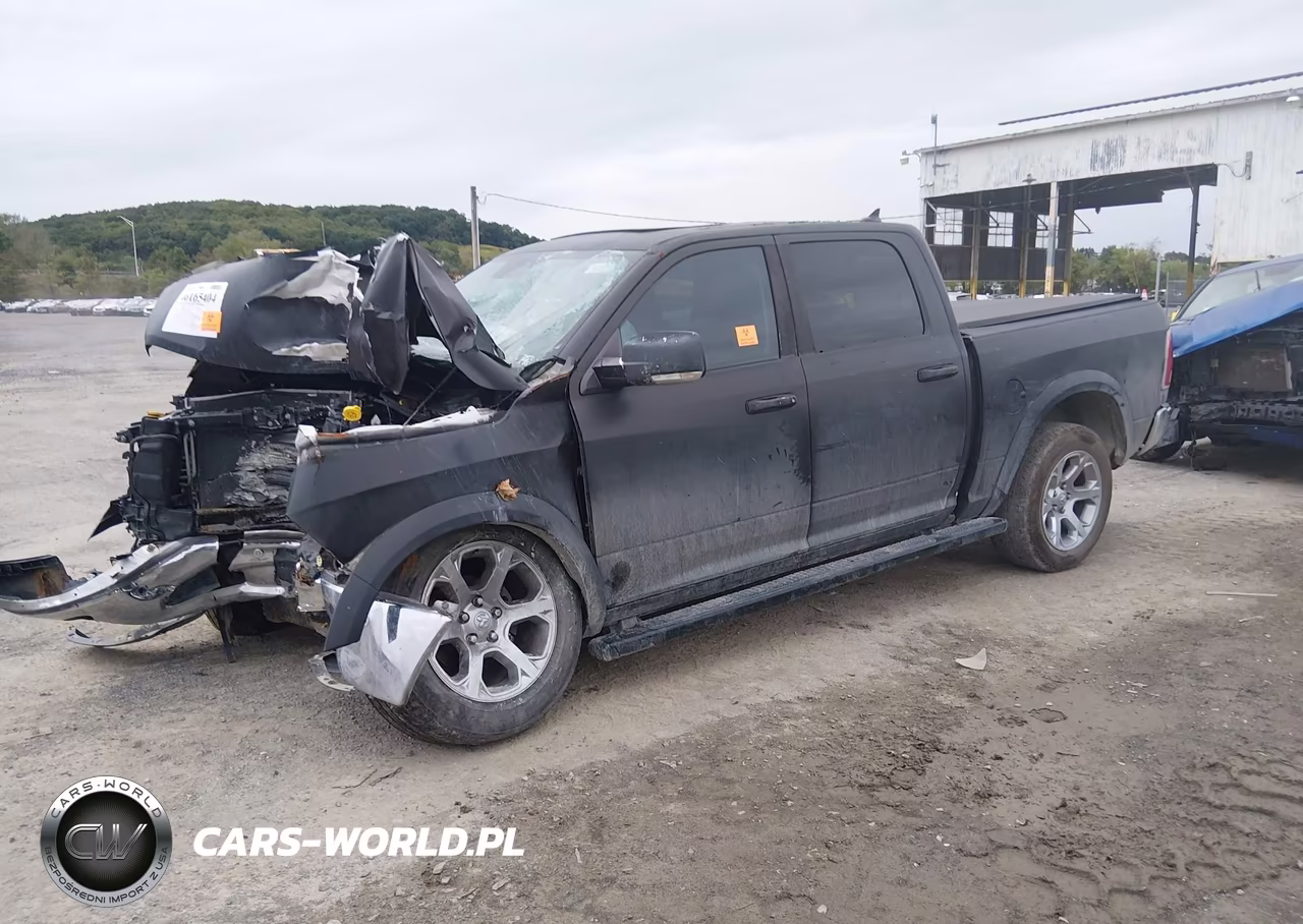 2015 Ram 1500 Laramie VIN:1C6RR7NT5FS765492 - 2