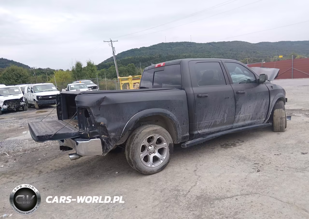 2015 Ram 1500 Laramie VIN:1C6RR7NT5FS765492 - 4