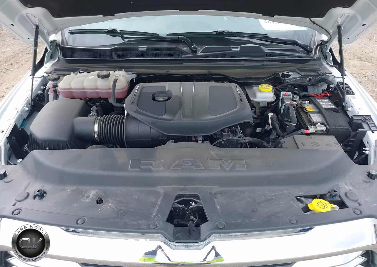 2026 Ram 1500 Laramie VIN:3C6SRFJP1T4168087 - 10