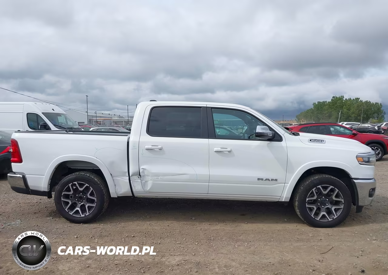 2026 Ram 1500 Laramie VIN:3C6SRFJP1T4168087 - 13