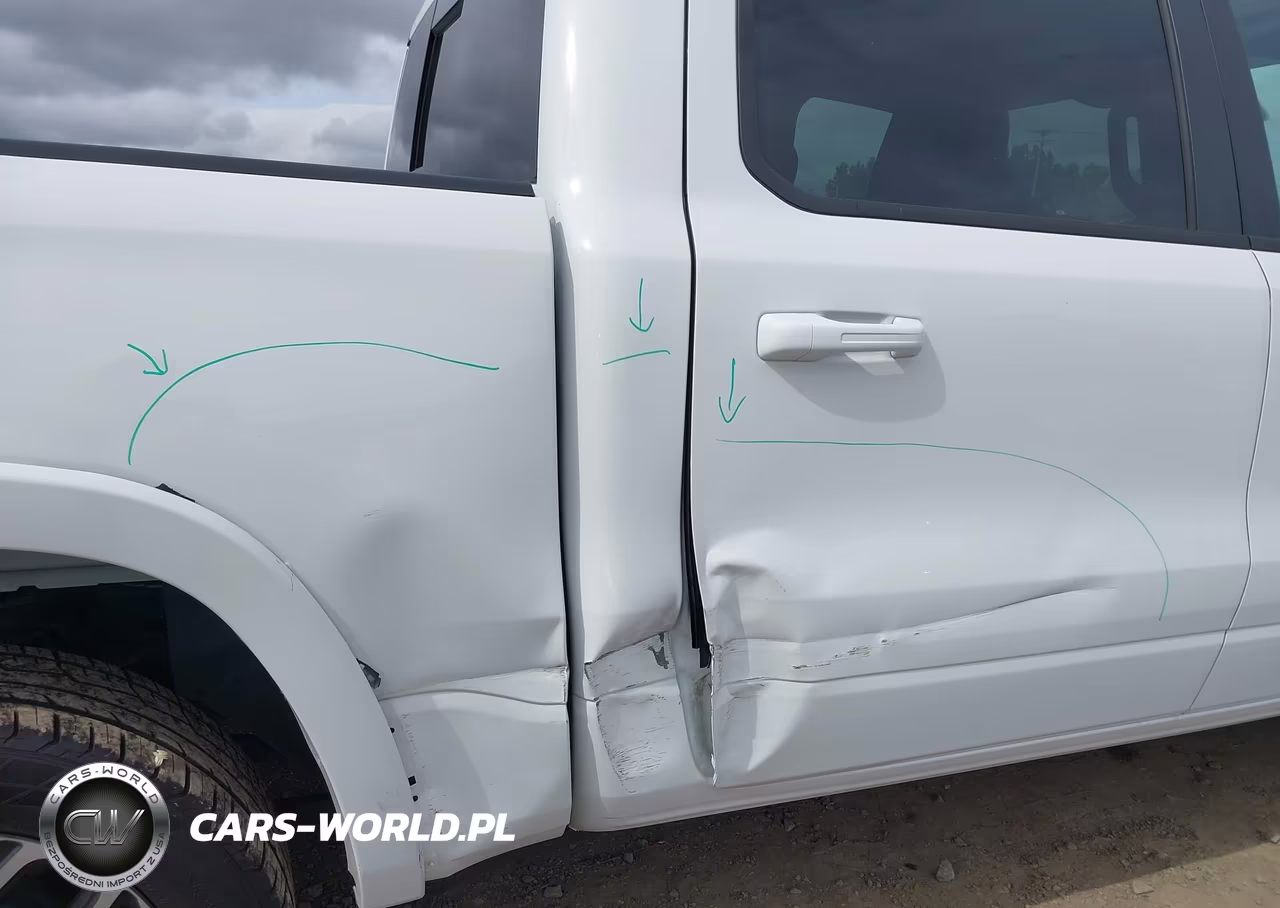 2026 Ram 1500 Laramie VIN:3C6SRFJP1T4168087 - 6