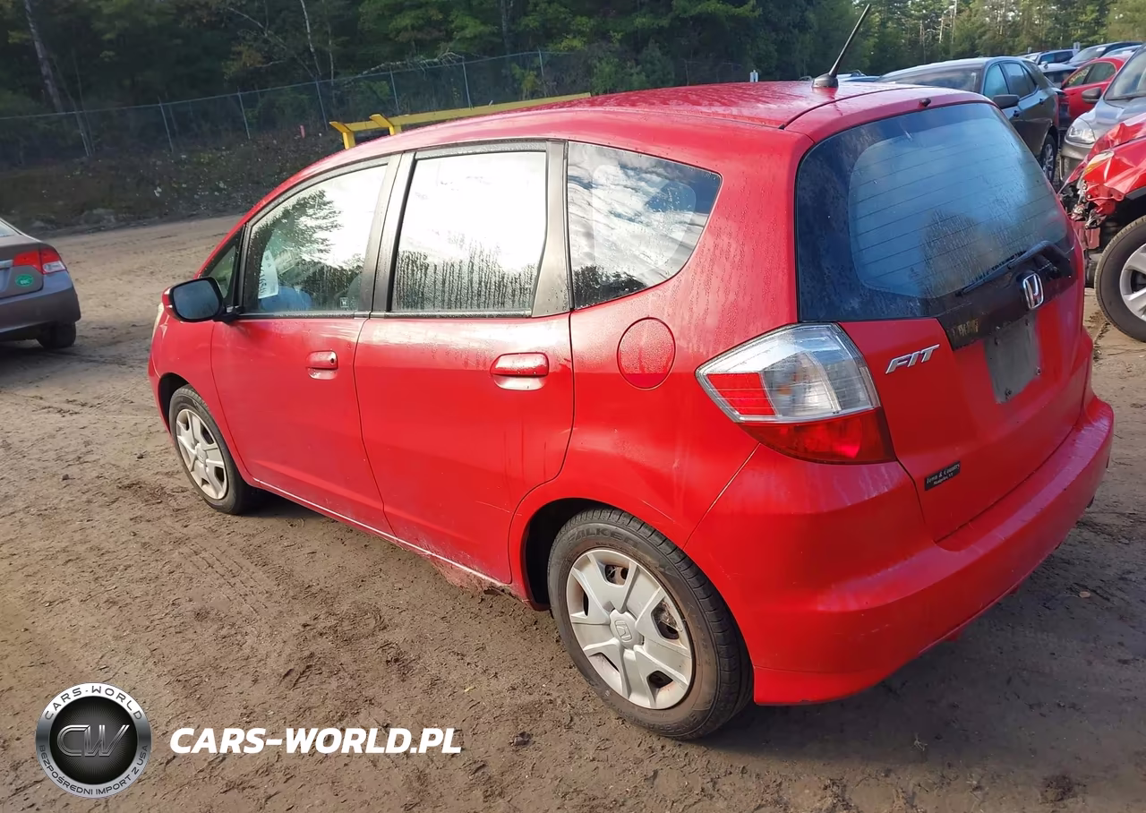2013 Honda Fit VIN:JHMGE8G36DC003745 - 3