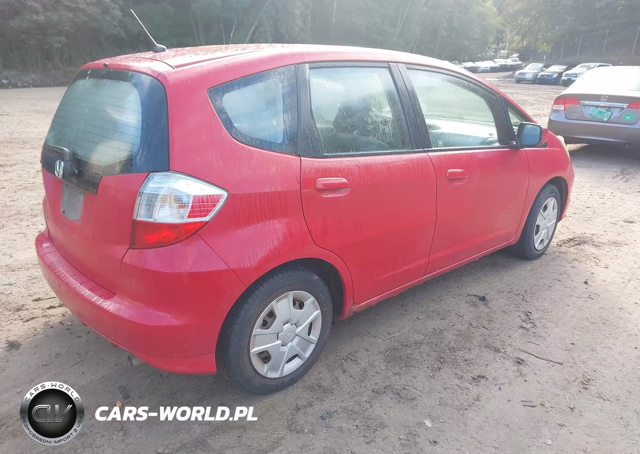 2013 Honda Fit VIN:JHMGE8G36DC003745 - 4