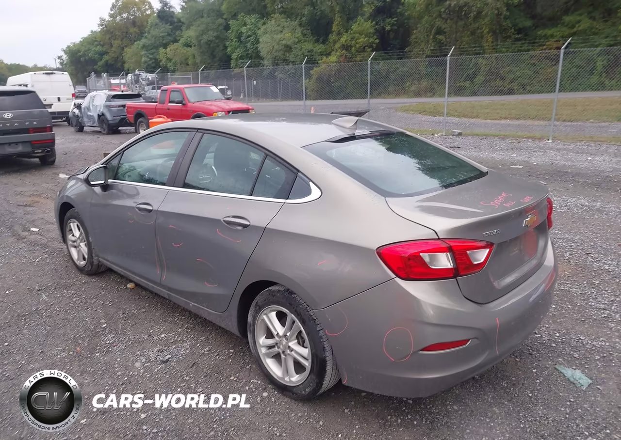 2018 Chevrolet Cruze Lt Auto VIN:1G1BE5SM4J7234621 - 3