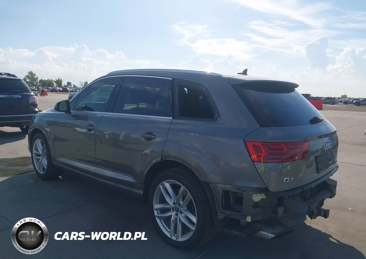 2017 Audi Q7 3.0T Premium VIN:WA1VAAF7XHD012944 - 3