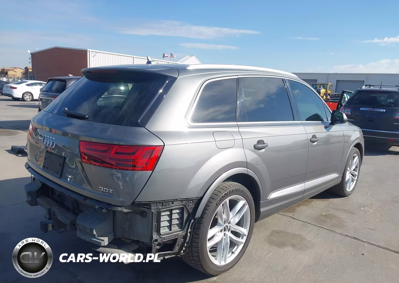 2017 Audi Q7 3.0T Premium VIN:WA1VAAF7XHD012944 - 4