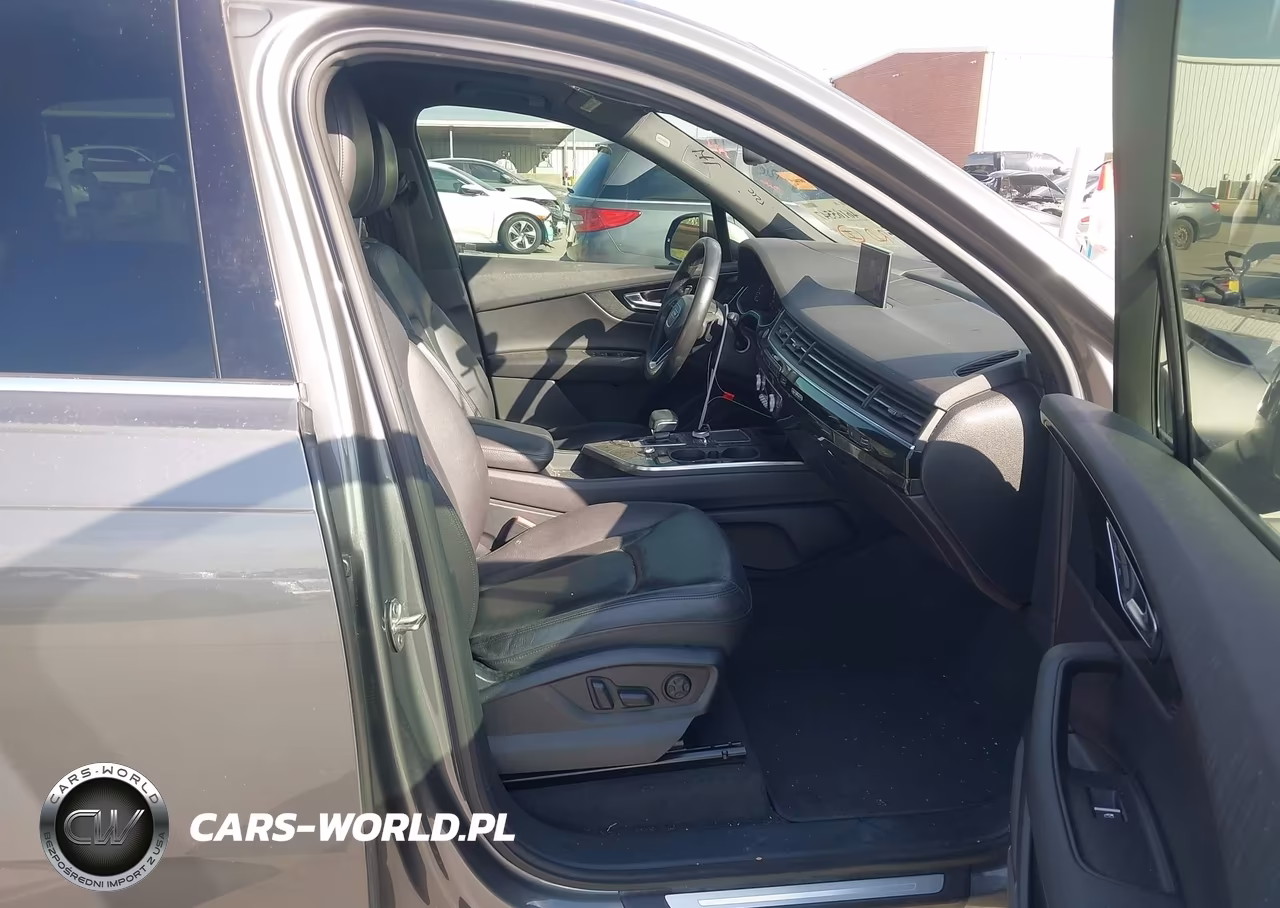 2017 Audi Q7 3.0T Premium VIN:WA1VAAF7XHD012944 - 5