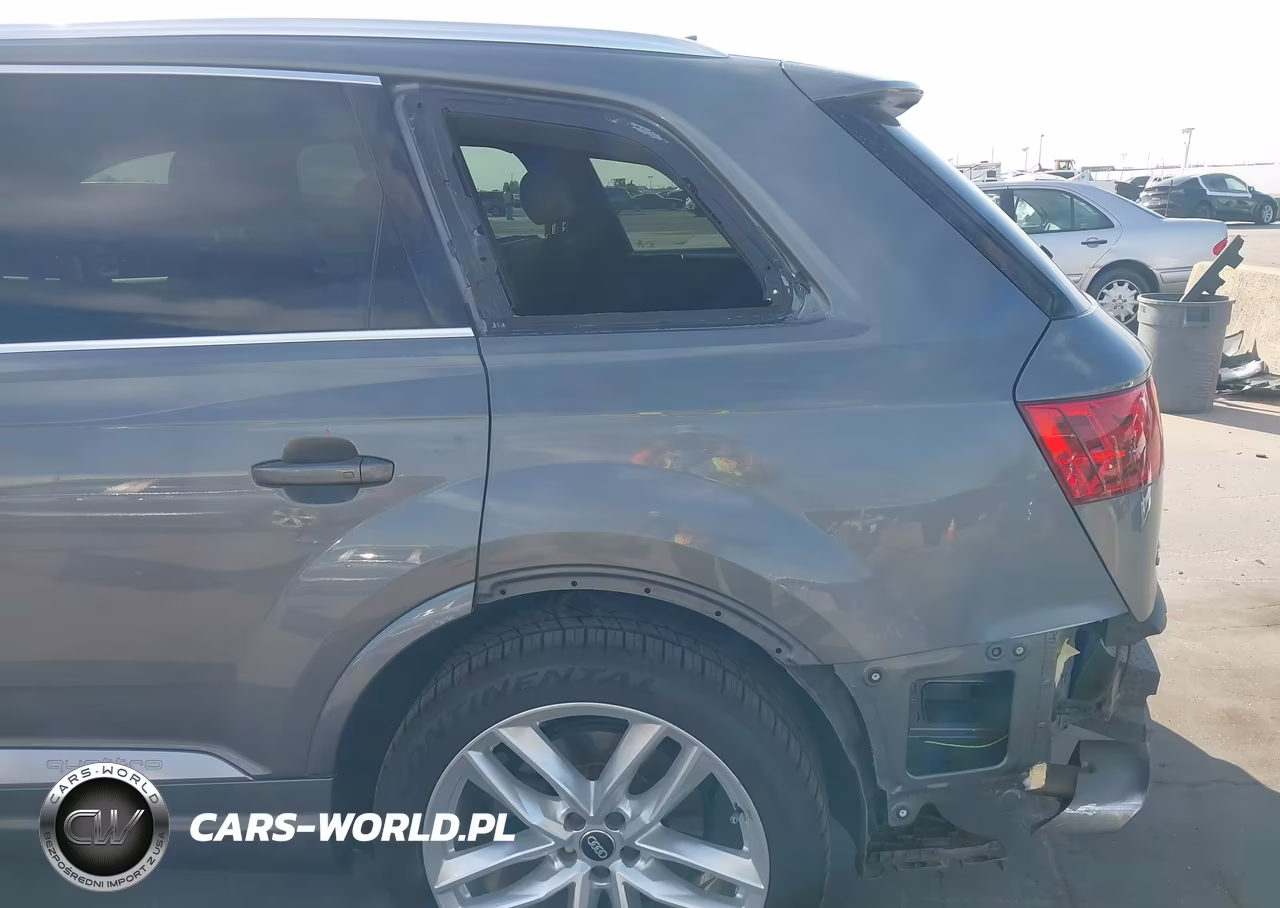 2017 Audi Q7 3.0T Premium VIN:WA1VAAF7XHD012944 - 6