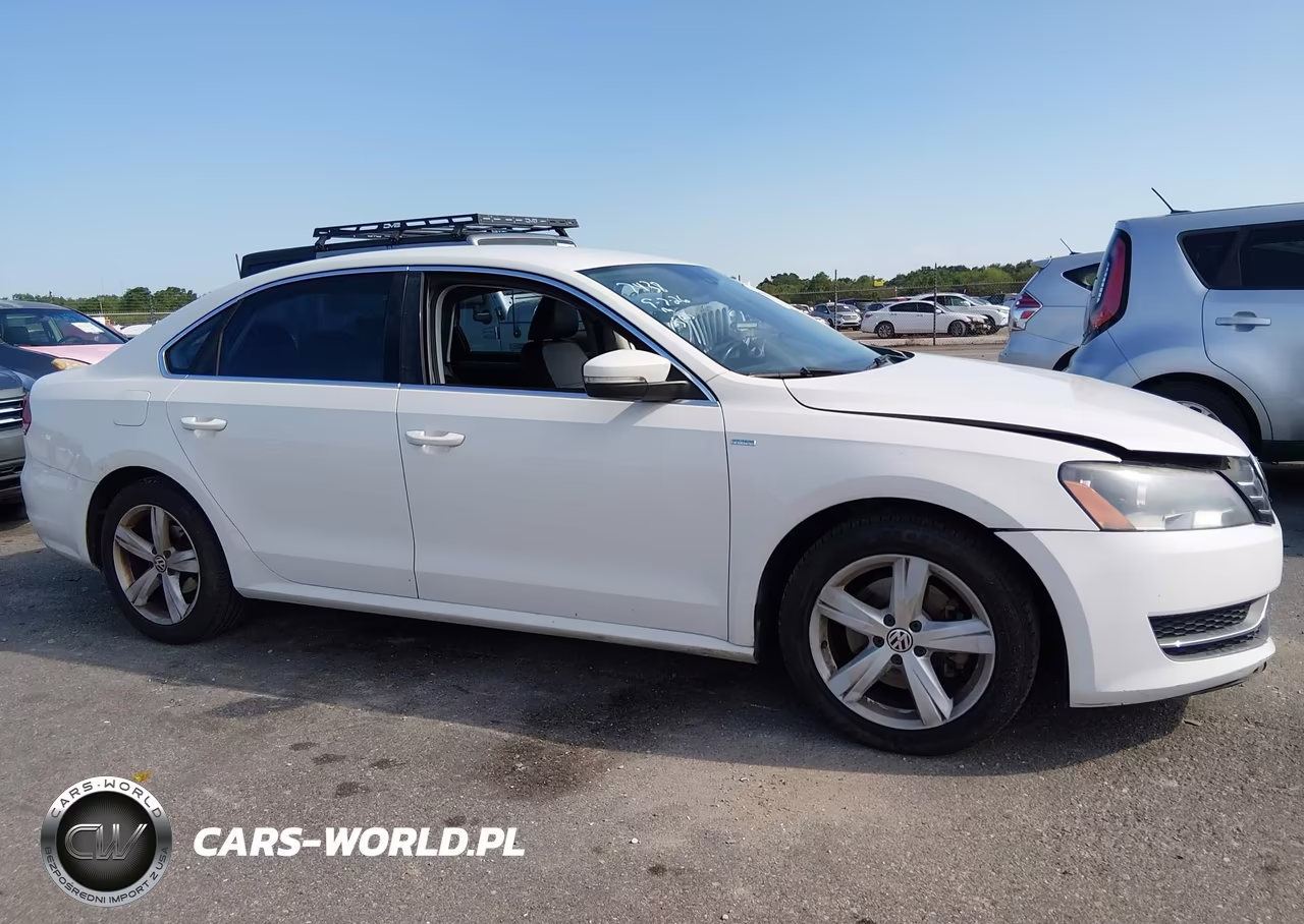 2014 Volkswagen Passat 1.8T Wolfsburg Edition VIN:1VWAT7A34EC037438 - 13