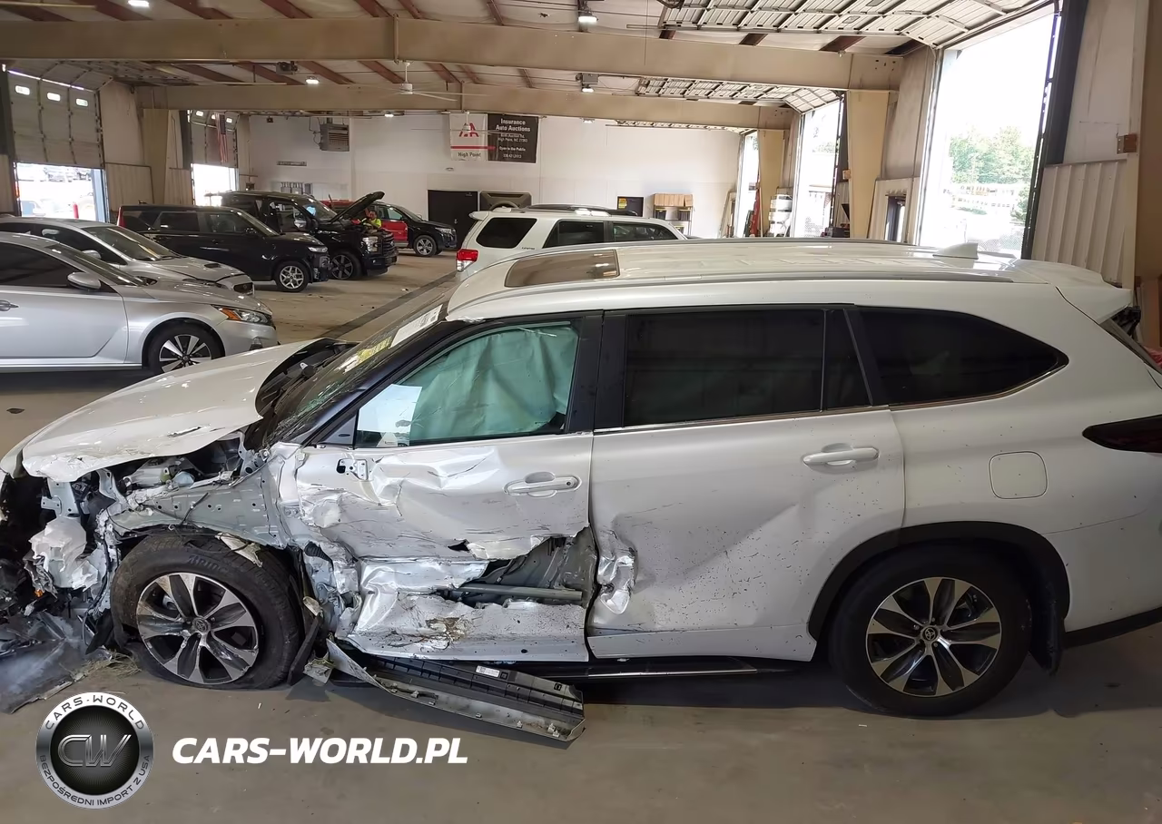 2025 Toyota Highlander Hybrid Xle VIN:5TDKBRCH0SS663495 - 14