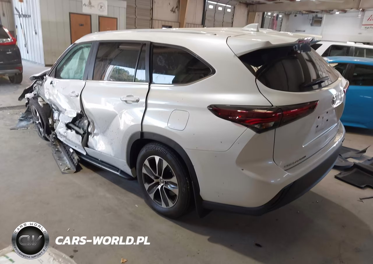 2025 Toyota Highlander Hybrid Xle VIN:5TDKBRCH0SS663495 - 3