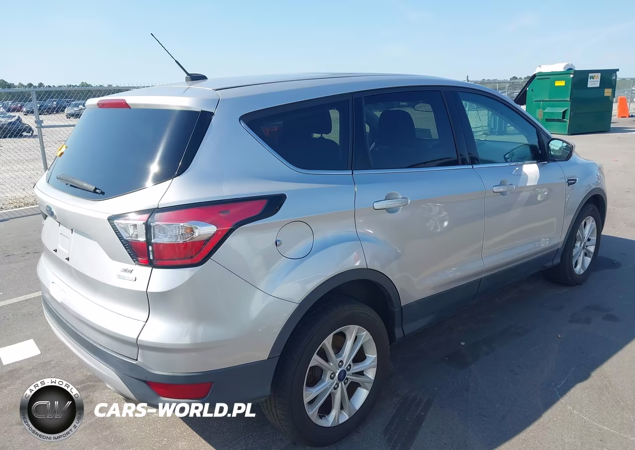 2017 Ford Escape Se VIN:1FMCU0G93HUD67173 - 4