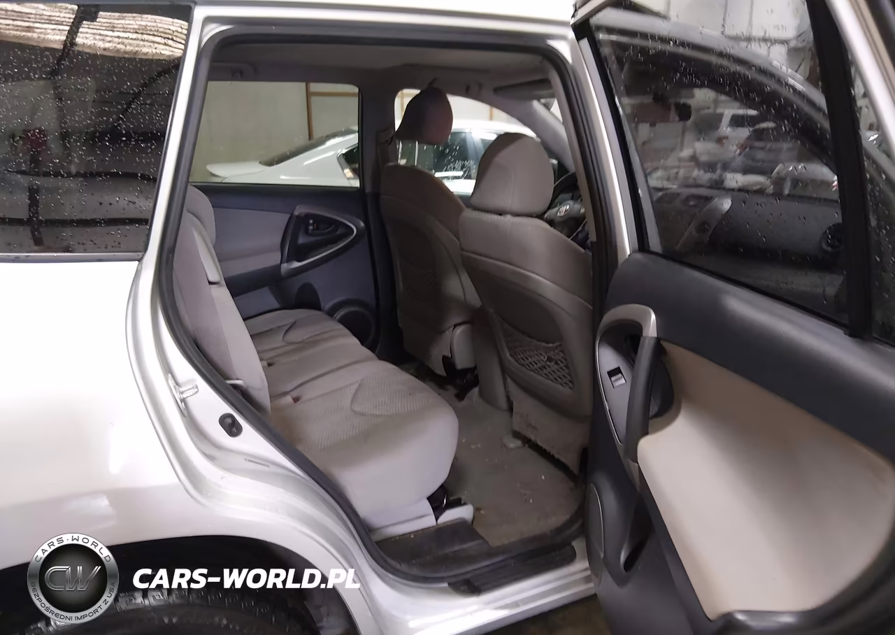 2007 Toyota Rav4 Limited VIN:JTMZD31VX75046844 - 8