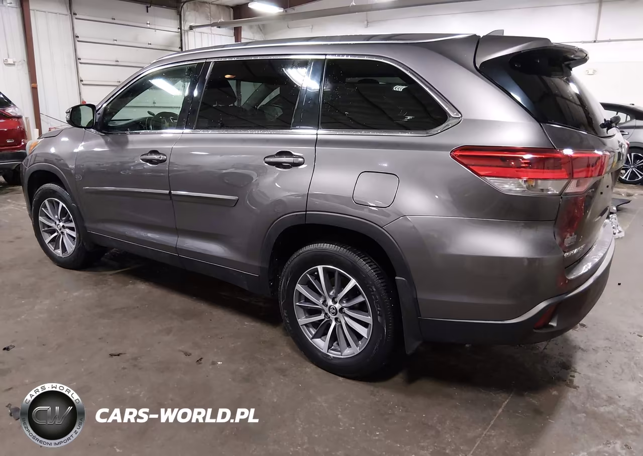 2019 Toyota Highlander Xle VIN:5TDJZRFH7KS578673 - 3