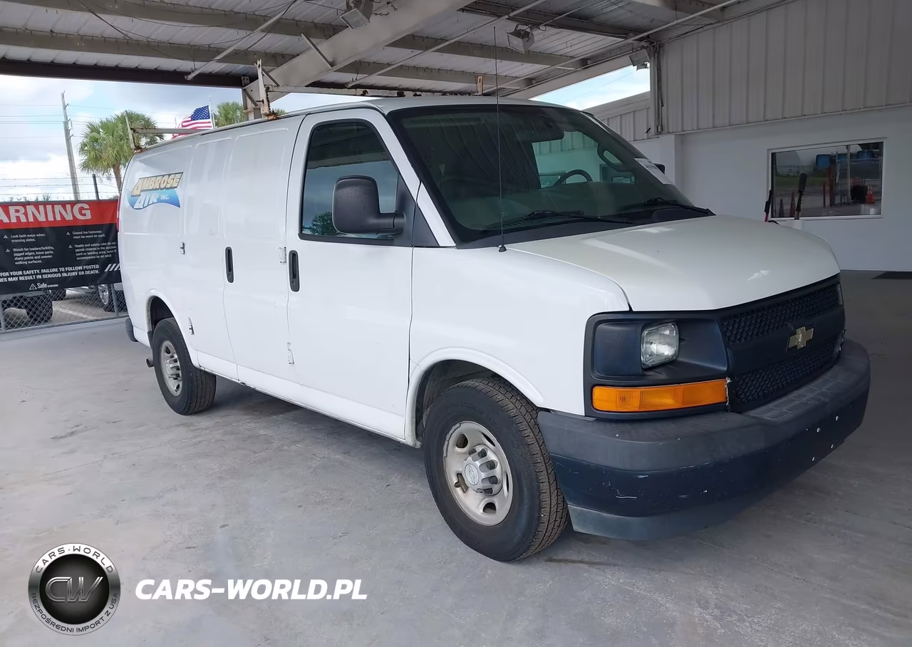 2017 Chevrolet Express 2500 Work Van – zdjęcie 1 z 18
