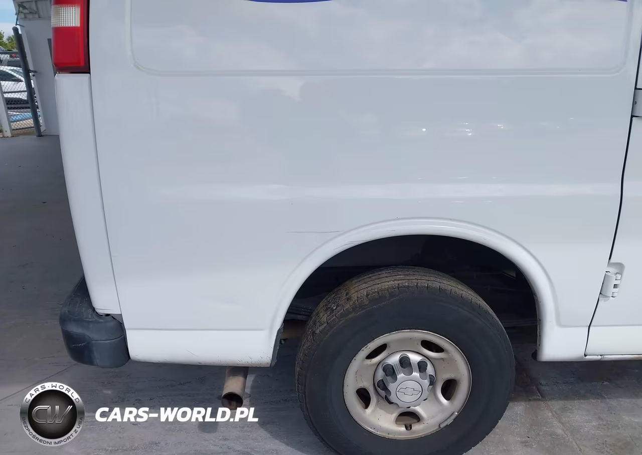 2017 Chevrolet Express 2500 Work Van VIN:1GCWGAFF4H1106075 - 12