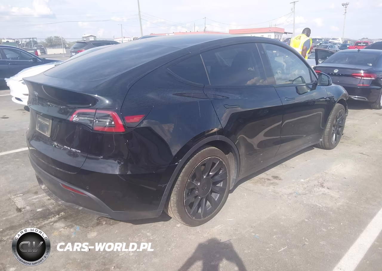 2021 Tesla Model Y Long Range Dual Motor All-Wheel Drive VIN:5YJYGAEE1MF304101 - 4