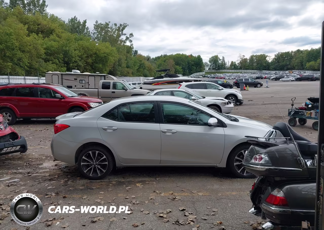 2018 Toyota Corolla Se VIN:2T1BURHE0JC033850 - 13