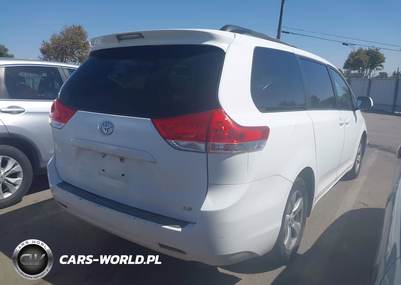 2011 Toyota Sienna Le V6 VIN:5TDKK3DC0BS032679 - 4