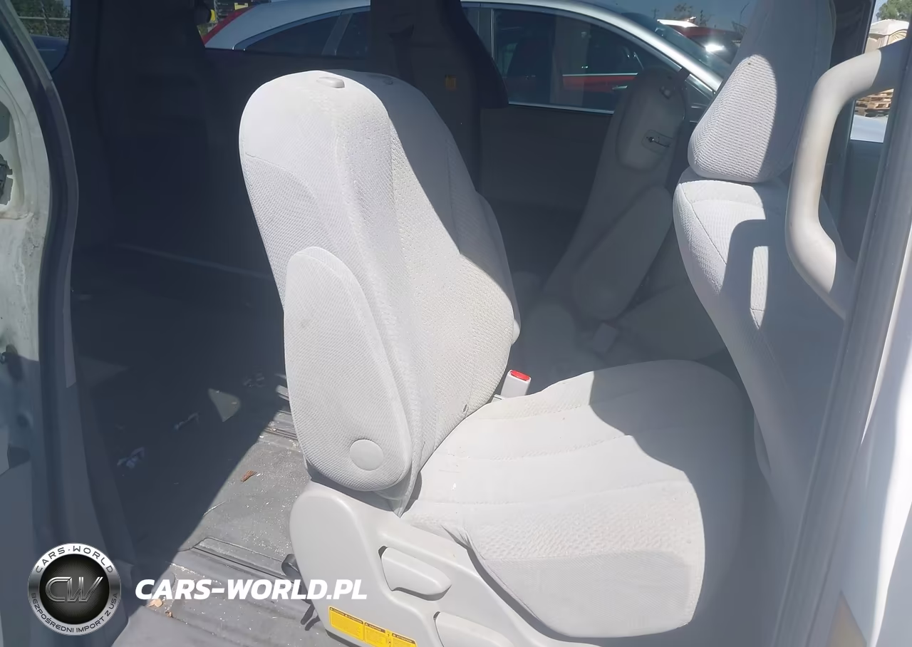 2011 Toyota Sienna Le V6 VIN:5TDKK3DC0BS032679 - 8